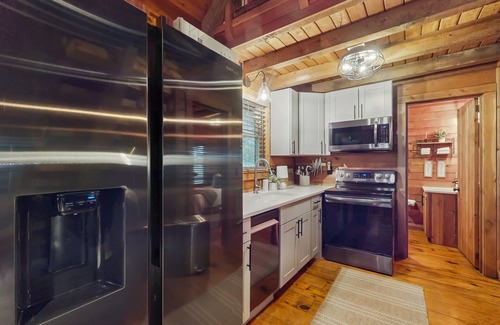 Mineral Bluff Cabin | Secluded dog-friendly cabin with wood fireplace, mtn views, & expansive deck