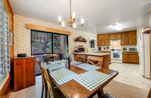 Idyllwild Cabin | Secluded Dog-Friendly Cabin w/Wood Fireplace, Deck, Private W/D, Mtn Views