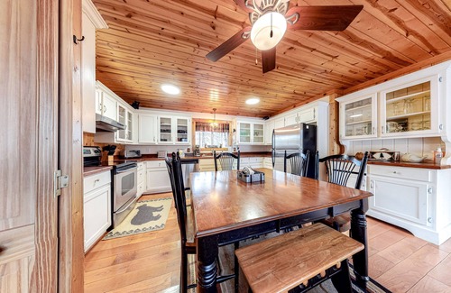 Wiley Cabin | Secluded dog-friendly cabin with WiFi, gas fireplace, & a furnished deck