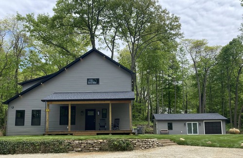 Lake Michigan Beach House | Secluded Escape Near Lake Michigan Beaches