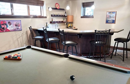 Butte Des Morts House | Secluded executive home located in Oshkosh 4.6 miles from EAA.
