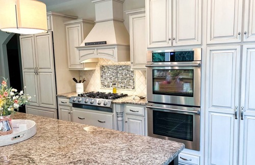 Butte Des Morts House | Secluded executive home located in Oshkosh 4.6 miles from EAA.