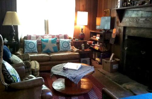 Frank House | Secluded Family-Friendly Cabin Rental on 90 Acres in Newland, North Carolina