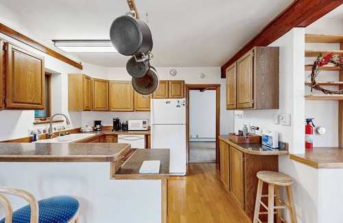 Alyeska House | Secluded flat with moose sightings, bird songs & nearby ski hill access