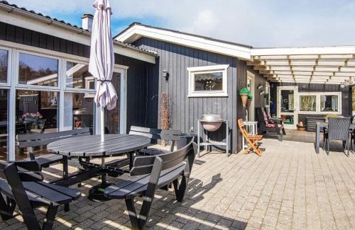 Trend House | Secluded Forest Haven-By Traum
