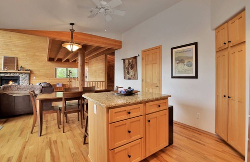 Highland Pines Cabin | Secluded Forest Retreat Charming 4Bedroom Cabin in the Heart of Prescott Forest!