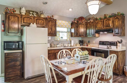 Deerfoot Park Estates Cabin | Secluded, Forest Setting, Game Room, Hot Tub, Fireplace, & Wi -Fi