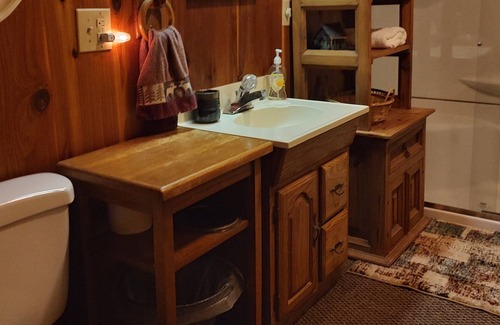 Clayton Cabin | Secluded Fox Trot Cabin