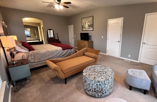 Gold Beach House | Secluded getaway 5 minutes from salmon fishing, kayaking, and whale watching!