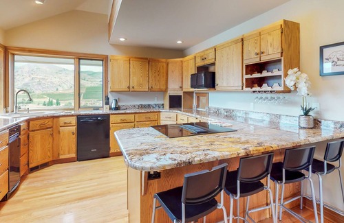 Manson House | Secluded getaway with lake view, private hot tub, seasonal pool & spacious yard