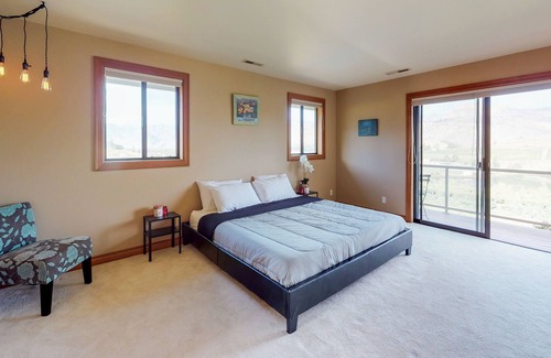 Manson House | Secluded getaway with lake view, private hot tub, seasonal pool & spacious yard