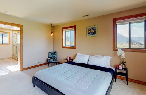 Manson House | Secluded getaway with lake view, private hot tub, seasonal pool & spacious yard