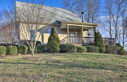 Kedron House | Secluded Hilltop Columbia Home with Deck and Views!