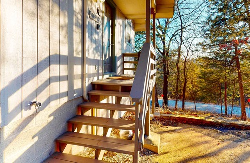 Holiday Island Condo | Secluded home near lake with a deck, wooded views & WiFi