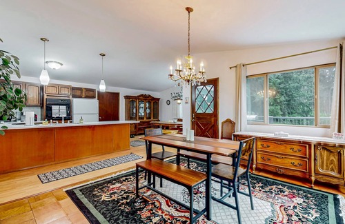 Woodinville House | Secluded home near downtown Woodinville with large wraparound deck & grill