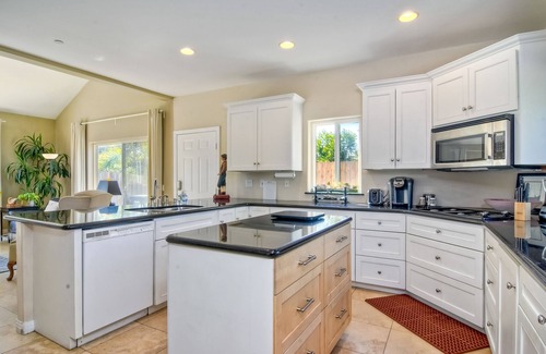 Vista House | Secluded Home, Sleeps 11+ Solar Heated Pool. HOT TUB SPA, 9 miles to beach