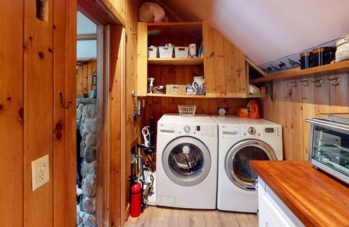 Wardsboro House | Secluded home with fast WiFi, wood stove, electric fireplace, & great location