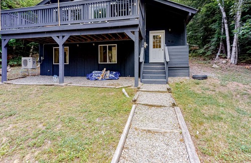 Bartlett House | Secluded home with gas woodstove, new kitchen & AC - near ski resort & trails