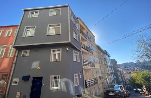 Besiktas House | Secluded house | Near Bosphorus | Besiktas | 2 AC | Fast WiFi | Baby Crip | 3BR