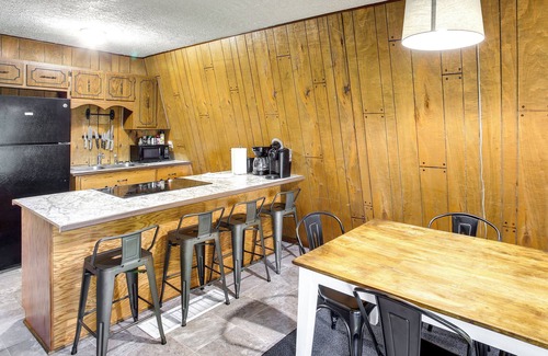 Jamestown Cabin | Secluded Jamestown Cabin w/Fire Pit!