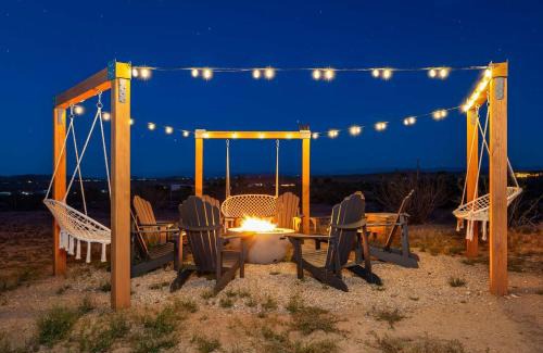 Yucca Valley House | Secluded-jt-spa-pool-firepit-sauna-game Room!