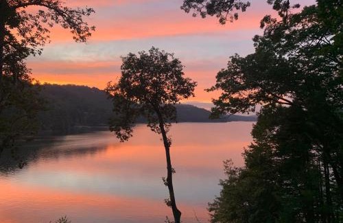 Cullowhee House | Secluded Lake Glenville Compound Prime Lake View 3 bedrooms
