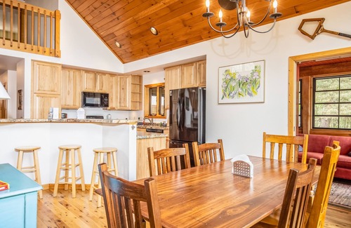 Woodruff House | Secluded lakefront cabin with deck, dock, fireplace, kayak, canoe, & WiFi