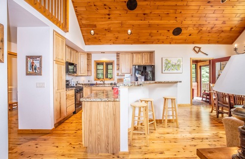 Woodruff House | Secluded lakefront cabin with deck, dock, fireplace, kayak, canoe, & WiFi