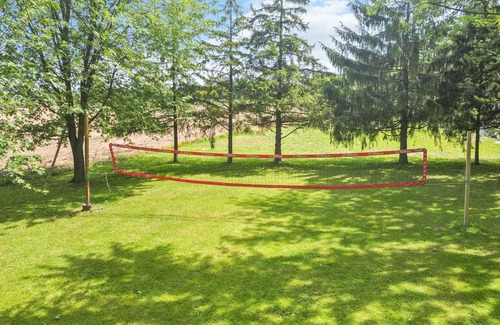 Lowbanks Cottage | Secluded Lakeview w/ hot tub & volleyball court
