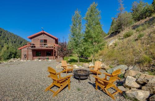 Livingston House | Secluded Livingston Retreat with Deck and Fire Pit!