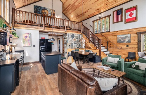 Harbor Springs Cabin | Secluded Log Cabin w/Sauna, Near Skiing & Golf