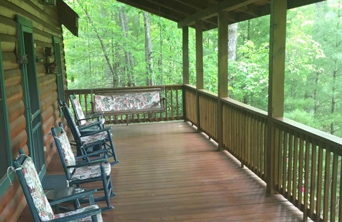Sparta Cabin | Secluded log cabin on the Little River