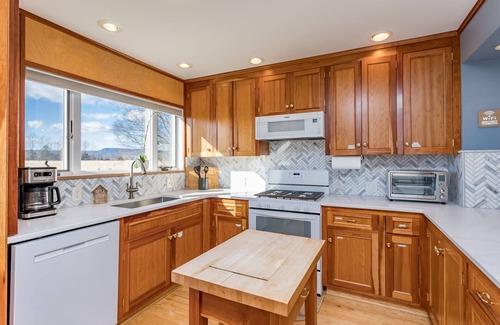 Stanley House | Secluded Luray Mountain Home near Shenandoah Park: Fire pit, Hot Tub, Game Room!