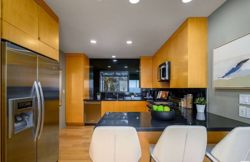 Hollywood Hills West House | Secluded Luxury Retreat with Breathtaking Views in West Hollywood