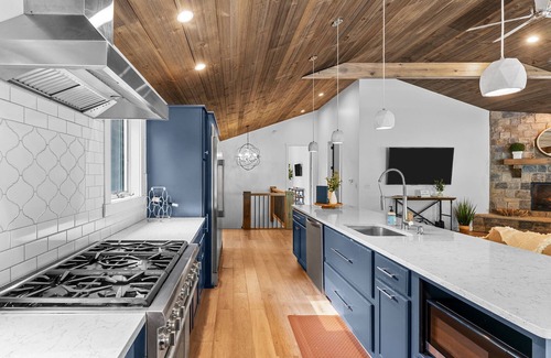Ellicottville Ski Chalet | ✨ Secluded Luxury w/Hot Tub, Firepit, Bar + Ultimate Privacy & Views