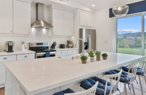 Thousand Oaks House | Secluded Modern Farmhouse conveniently located