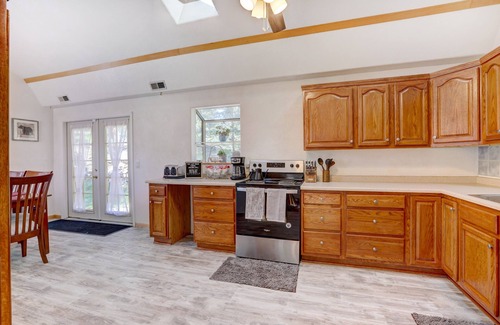 Coal Creek Canyon House | ⛰️Secluded Modern Mountain Lodge w/Mtn Views/Game Room🕹️/Deck