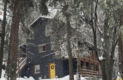 Arrowhead Villas Cabin | Secluded Mountain Getaway -Newly Renovated Lake View Cabin