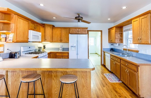 Scaly Mountain House | Secluded mountain getaway with free WiFi, deck, & firepit