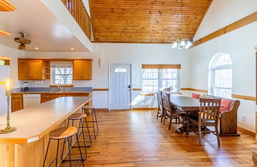 Scaly Mountain House | Secluded mountain getaway with free WiFi, deck, & firepit