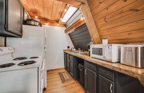 Bonnerdale House | Secluded mountain luxury-access to ATV/bike trails, close to lakes, Hot Springs