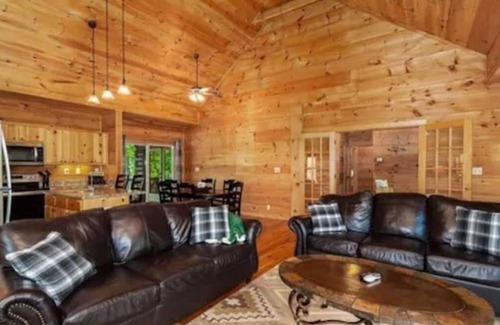 Whittier House | Secluded mountain privacy
