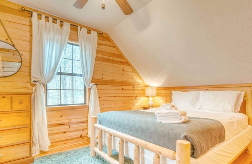 Young Harris Cabin | Secluded Mountain Retreat + BBQ, Firepit, Rec Room