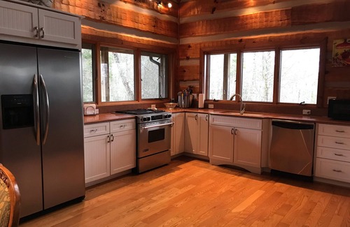 Butler Cabin | Secluded Mountain Top Cabin! NEW Starlink Internet!