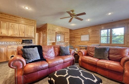 Hiawassee Cabin | Secluded Mountain-Top Cabin with Stunning Sunset Views, Hot Tub and Fireplace