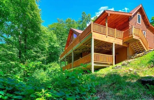 Spruce Pine House | Secluded Mountainbrook at Crabtree Falls , Paradise in Little Switzerland NC