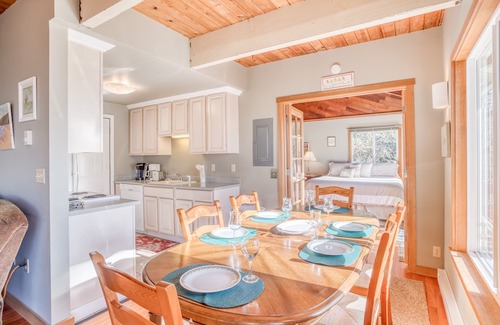 Neahkahnie Beach House | Secluded Nature-lover’s Delight Above Manzanita Has King Suite