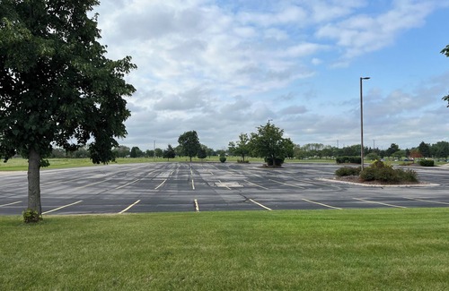 De Pere RV Rental | Secluded parking lot available to rent for the 2025 NFL Draft in Green Bay, WI
