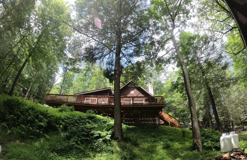 East Stroudsburg House | Secluded Pocono lodge, perfect for a weekend getaway with friends or family