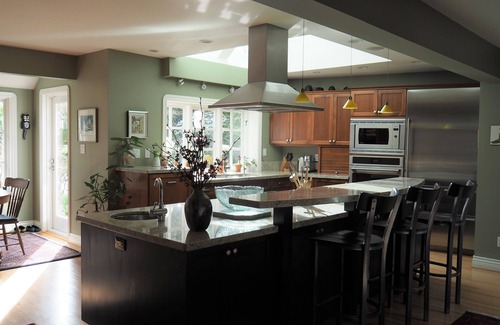 West Vancouver House | Secluded private location on a creek close to amenities, mountains and ocean.
